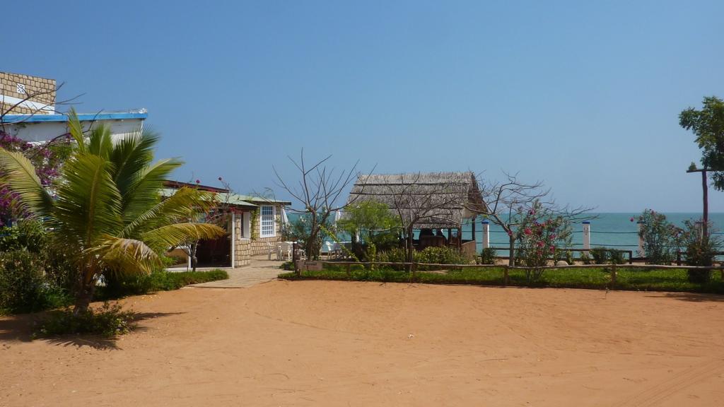 Jardin De Beravy Hotel Toliara Exterior photo